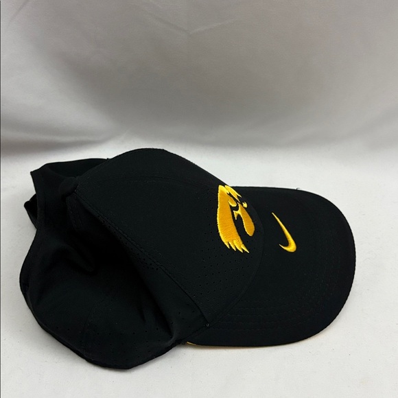 University Of Iowa Hawkeyes Youth Hat Black Nike Dri-Fit Legacy91 Cap C. Clark - Picture 5 of 8
